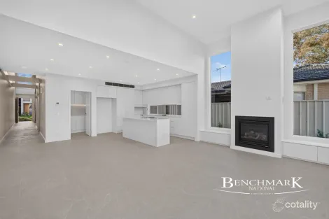 Property photo of 33 Salamaua Crescent Holsworthy NSW 2173
