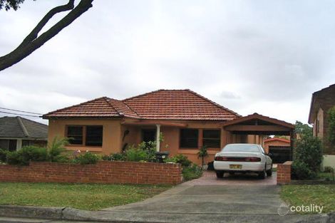 26 New England Dr, Kingsgrove, NSW 2208
