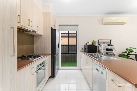 Property photo of 34 Botham Crescent Pakenham VIC 3810