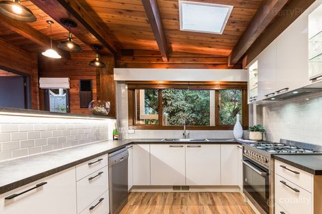 Property photo of 28 Terrigal Close Ringwood North VIC 3134