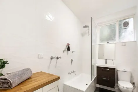 Property photo of 2/14 Yendon Road Carnegie VIC 3163