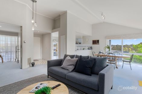 Property photo of 10 Sturis Court Westmeadows VIC 3049