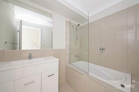 2/19 Mount Mitchell St, Park Ridge, QLD 4125