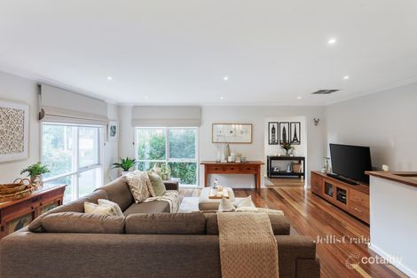 Property photo of 15 Nulgarrah Crescent Greensborough VIC 3088