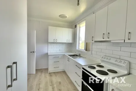 Property photo of 23 Phillip Avenue Mount Austin NSW 2650