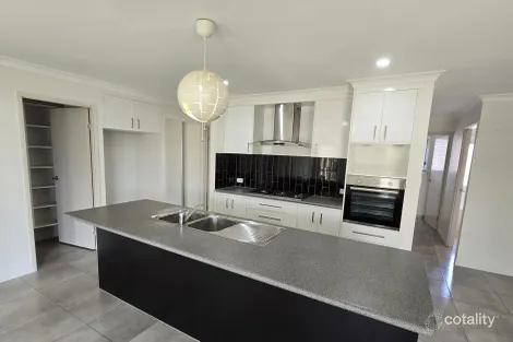 Property photo of 16 Winpara Drive Kirkwood QLD 4680