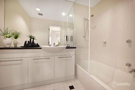 Property photo of 16/211 Wellington Parade South East Melbourne VIC 3002