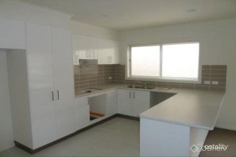 Property photo of 2/104 Broderick Road Carrum Downs VIC 3201