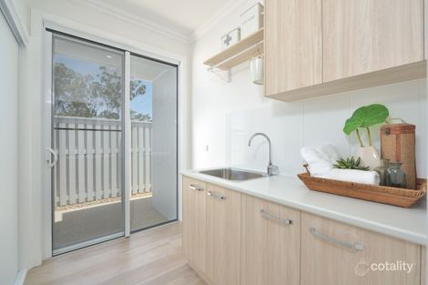 Property photo of 8 Cascade Close New Auckland QLD 4680