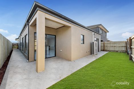 Property photo of 32 Henderson Circuit Aintree VIC 3336