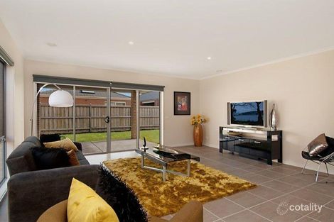 Property photo of 11 Blackledge Drive Cranbourne East VIC 3977
