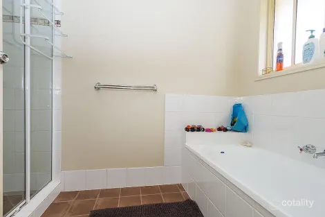 Property photo of 65 Banksia Drive Raceview QLD 4305