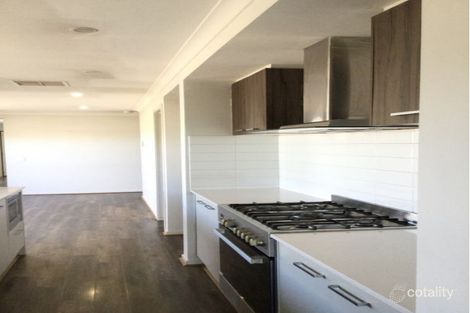 Property photo of 8 Boulderwood Way Wyndham Vale VIC 3024