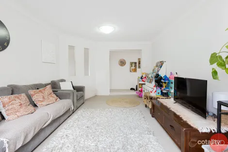 Property photo of 18 Portabello Crescent Thornton NSW 2322