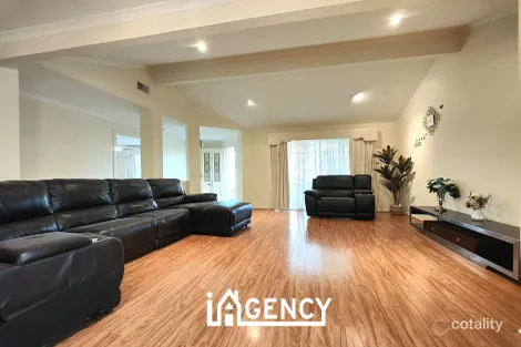 Property photo of 10 Lilac Crescent Berwick VIC 3806
