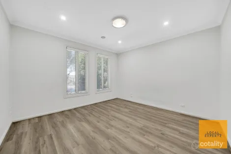 Property photo of 32 Menzies Drive Burnside Heights VIC 3023