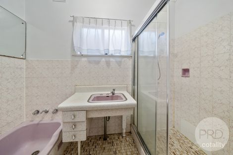 Property photo of 160 Lake Albert Road Kooringal NSW 2650