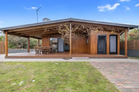 Property photo of 10 Roscrea Crescent Walkerville VIC 3956