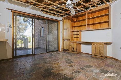 Property photo of 8 Desailly Crescent Kambah ACT 2902