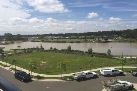 92/10 Lakeside Pde, Jordan Springs, NSW 2747