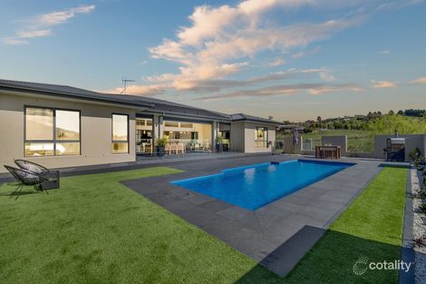 Property photo of 100 Shearer Drive Royalla NSW 2620