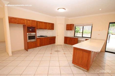 Property photo of 8 Brompton Place Brookfield QLD 4069