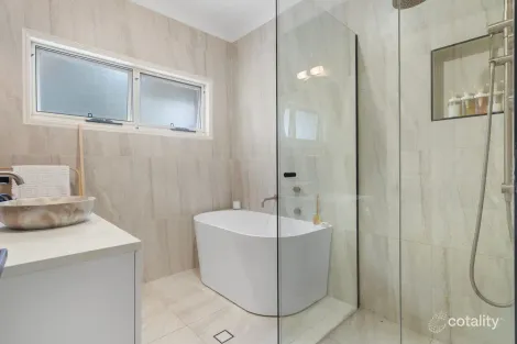 Property photo of 24 Furness Crescent Sinnamon Park QLD 4073