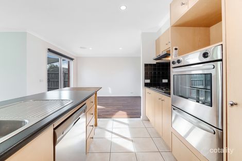 Property photo of 11 Incana Court Cranbourne West VIC 3977