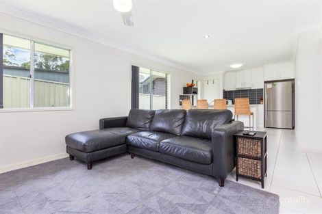 Property photo of 2 Candahar Way Cameron Park NSW 2285
