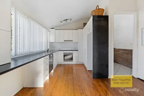Property photo of 41 Poplar Crescent Bradbury NSW 2560
