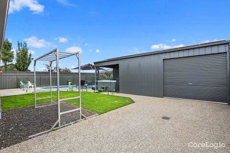 Property photo of 14 Weerana Way Lara VIC 3212