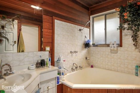 Property photo of 45 Hillview Drive Kilsyth VIC 3137