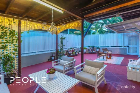Property photo of 26 Bardsley Avenue Greenslopes QLD 4120