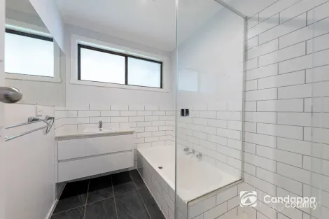 Property photo of 76 Longwarry Road Drouin VIC 3818