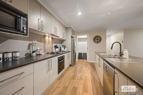 Property photo of 2 Ivers Place Leneva VIC 3691