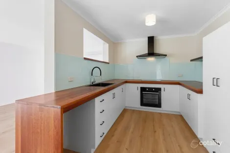 Property photo of 5 Momba Close Kurunjang VIC 3337