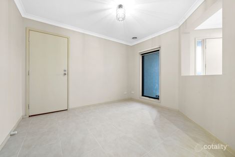 Property photo of 16 Dempster Way Berwick VIC 3806