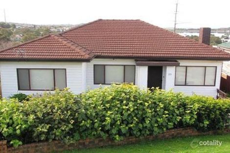 23 St Cloud Cres, Lake Heights, NSW 2502