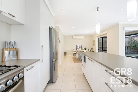 Property photo of 37 Stanhope Place Pakenham VIC 3810