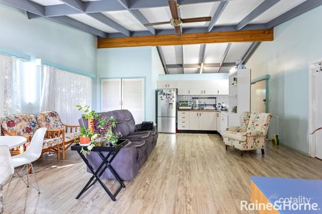 60 Sheaves Rd, Kallangur, QLD 4503