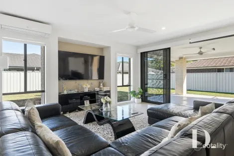 Property photo of 8 Seashell Avenue Sandy Beach NSW 2456