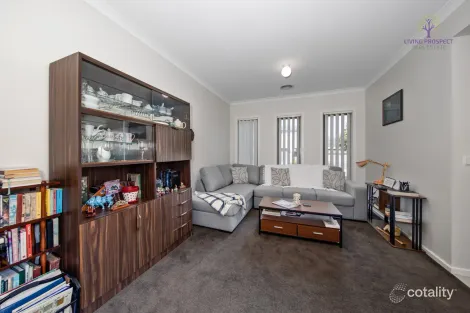 Property photo of 14 Treeleaf Avenue Point Cook VIC 3030