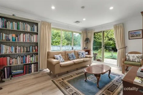 Property photo of 34 Linden Way Bowral NSW 2576