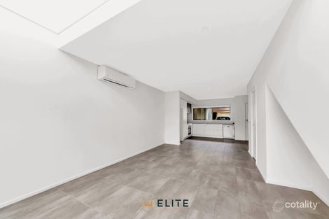 Property photo of 28 Boutique Lane Cranbourne West VIC 3977