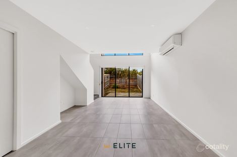 Property photo of 28 Boutique Lane Cranbourne West VIC 3977
