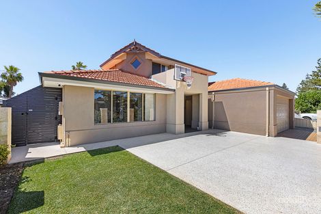 Property photo of 14 Broadbeach Boulevard Hillarys WA 6025