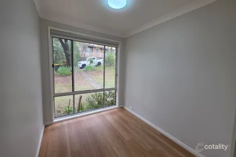 Property photo of 3 Trabb Place Ambarvale NSW 2560