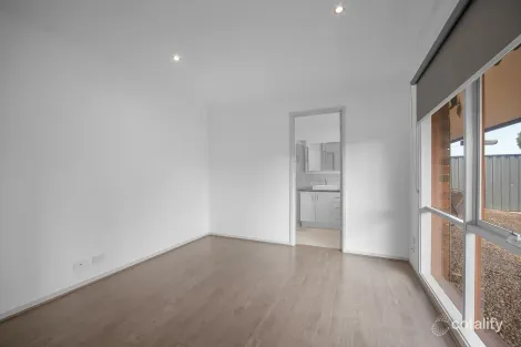 Property photo of 13 Bower Drive Werribee VIC 3030