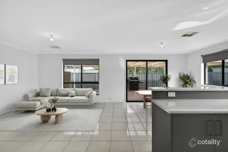 Property photo of 6 Greenhill Road Victor Harbor SA 5211