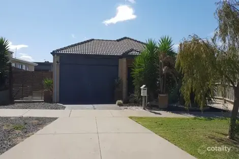 4 Rosella Gr, Cowes, VIC 3922